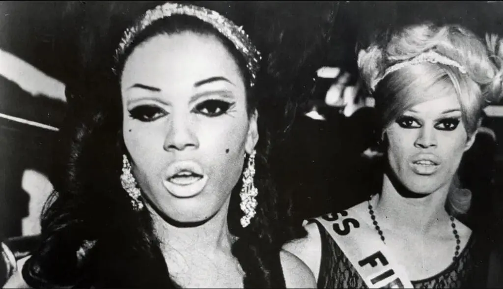 De la Culture Ballroom au Vogueing Mainstream
