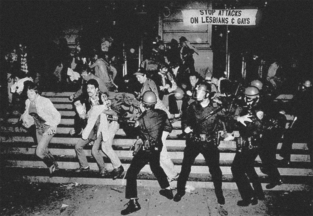 photo d’archive du Stonewall Inn ou de Christopher Street après les émeutes de 1969